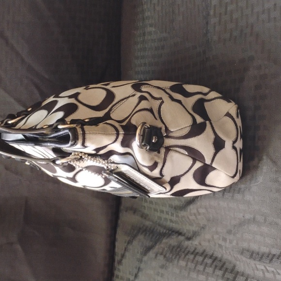 Coach F23940 Gray & Black | Like new - Picture 4 of 8